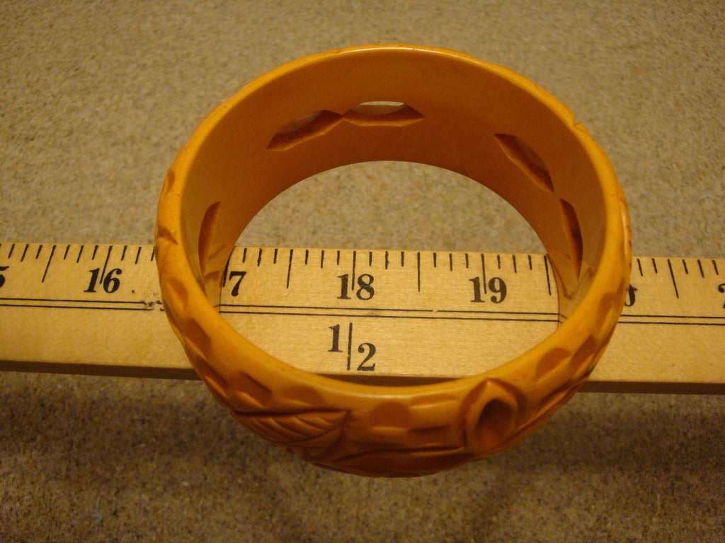 Vintage 1 1/4" Goldenrod Bakelite Bracelet! Open Work , Basketweave & Leaf Carvings!