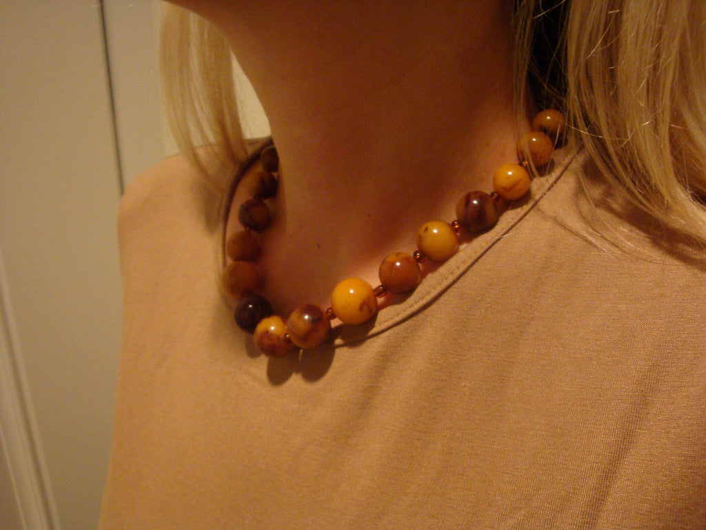 Vintage 17" Bakelite Necklace! Marbled Graduated Brown & Butterscotch Beads!