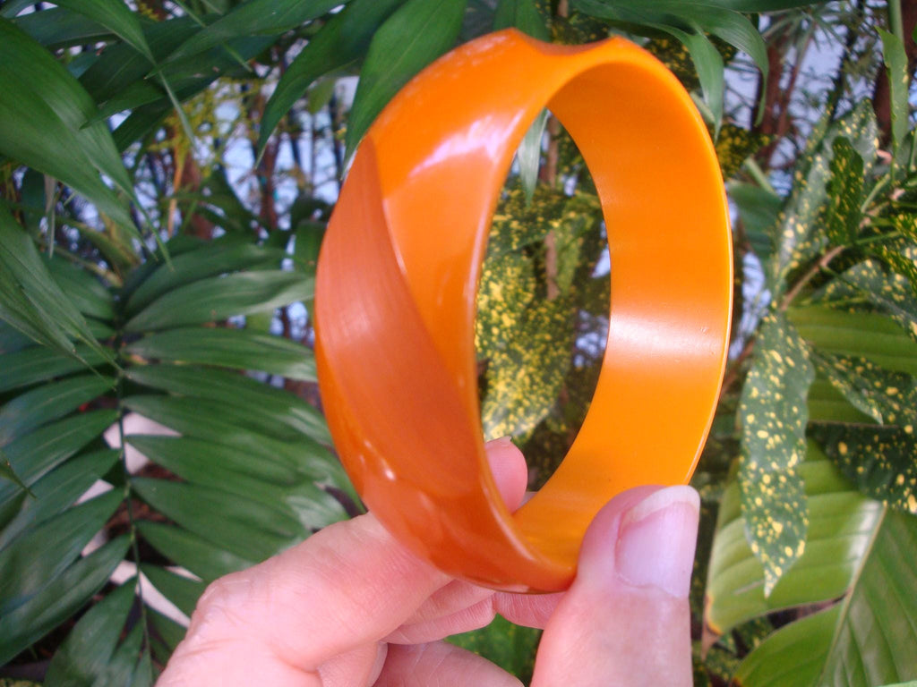 Vintage Burnt Orange Bakelite Bracelet: Modernist Cut Back Design