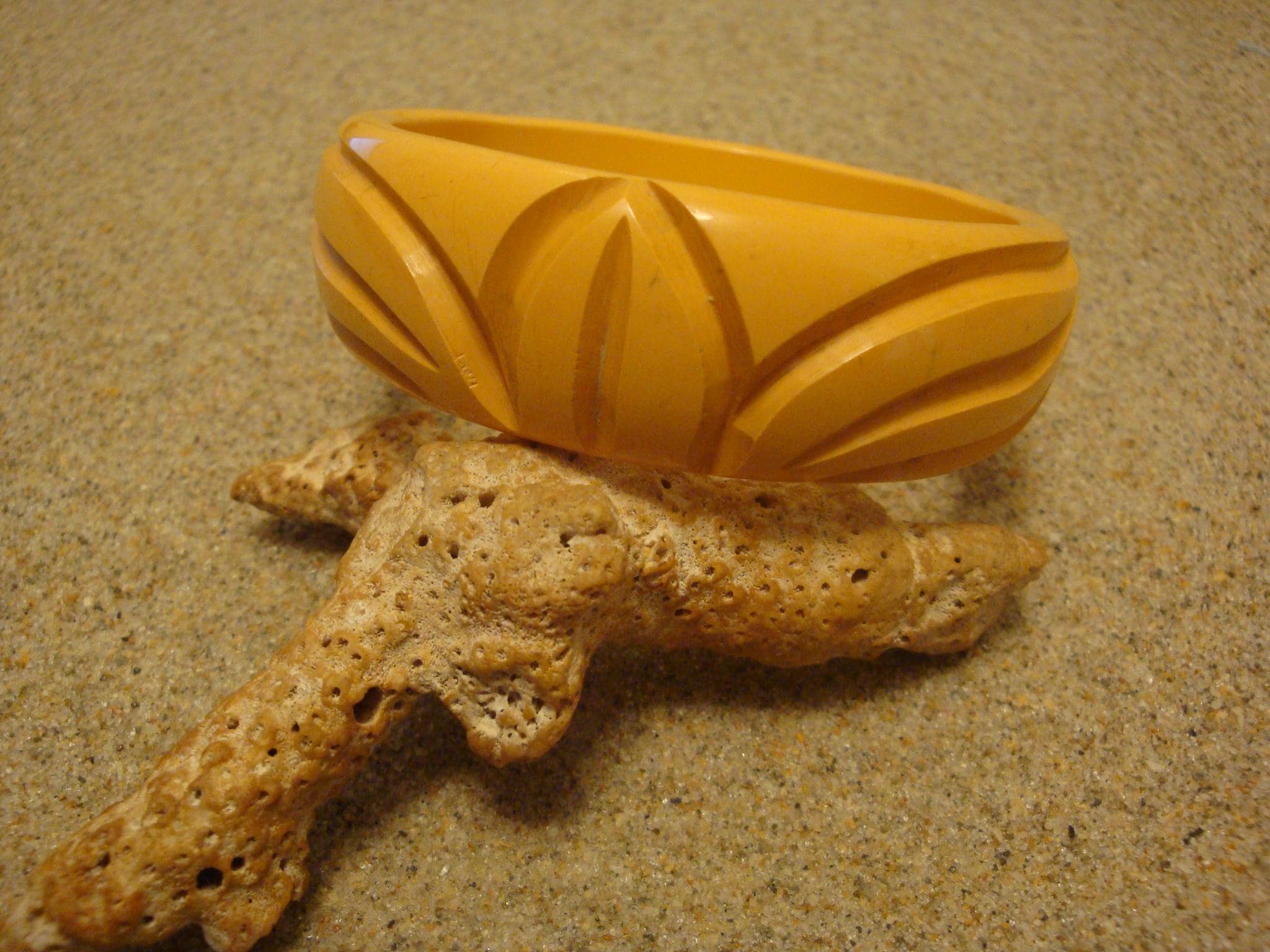 Vintage 7/8" Canary Yellow Bakelite Bracelet! Abstract Flower & Leaf Carvings!