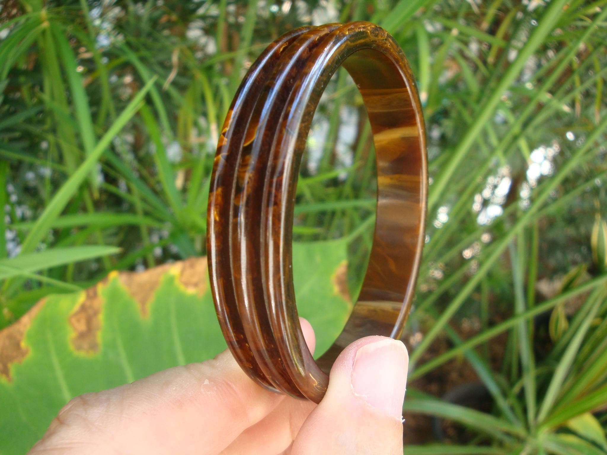 Vintage 1/2" Brown & Butterscotch Bakelite Bracelet! Sleek Deep Grooved  Design!