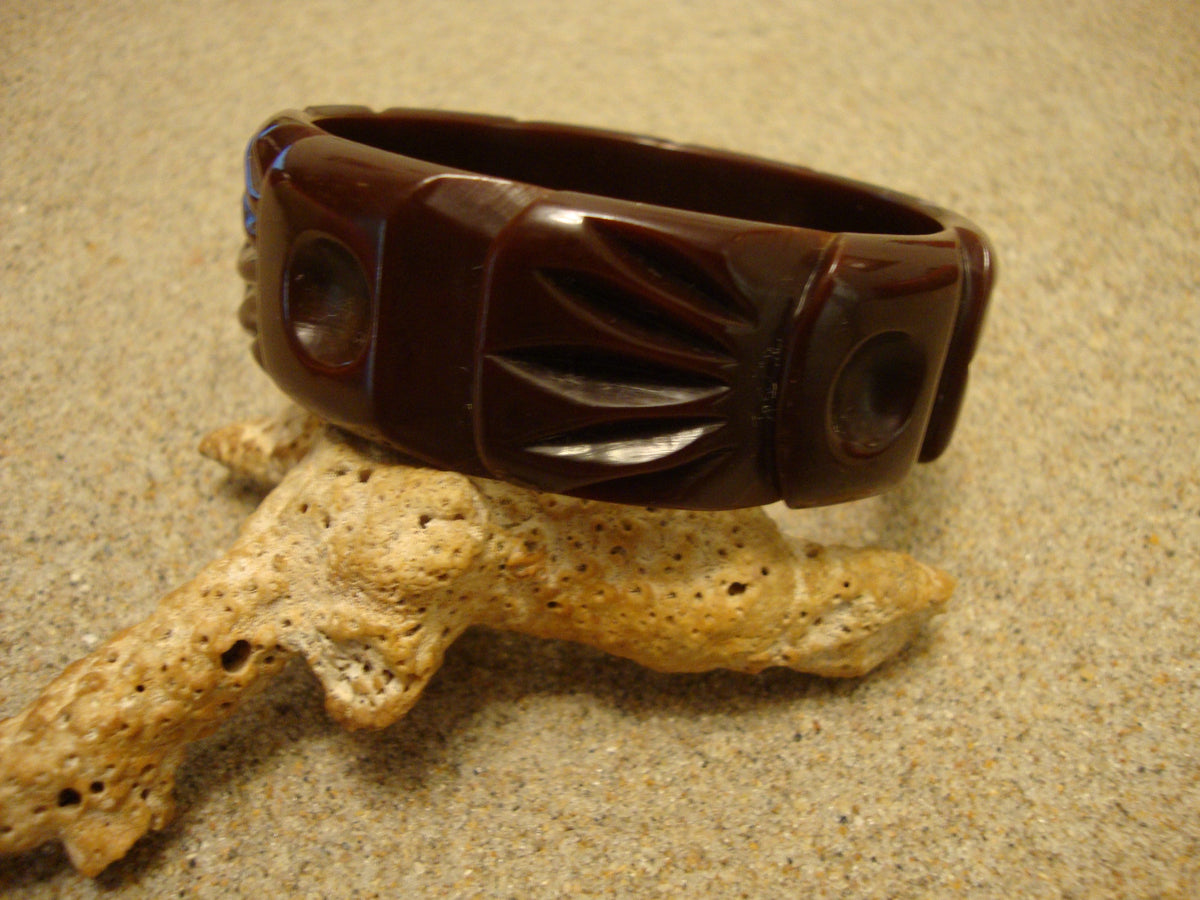 Vintage 7/8" Chocolate Brown Bakelite Bracelet! Abstract Flower & Leaf Carvings!