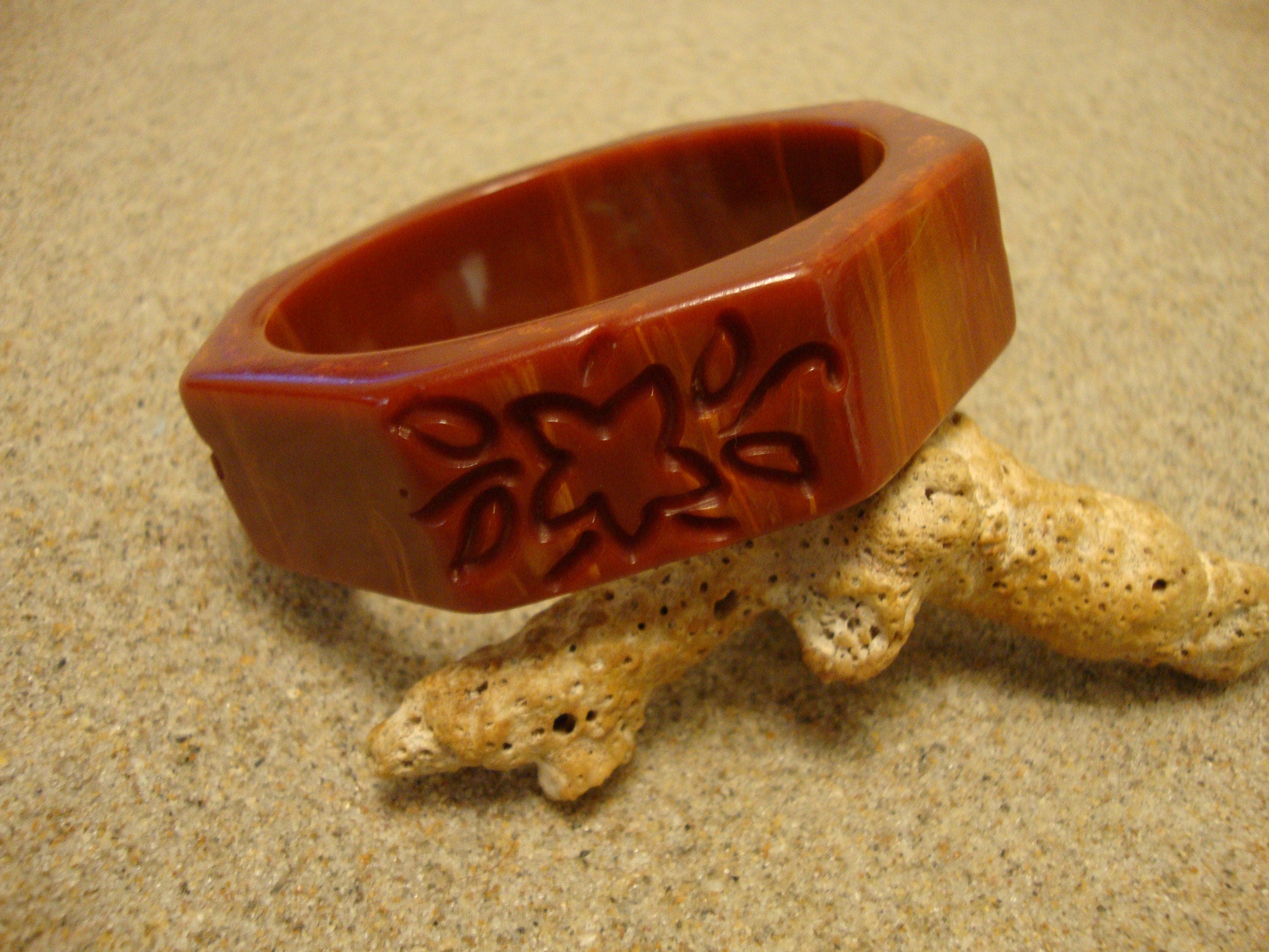 Vintage 7/8" Paprika Color Bakelite Bracelet! Octagon Shape w/ Flower Carvings!