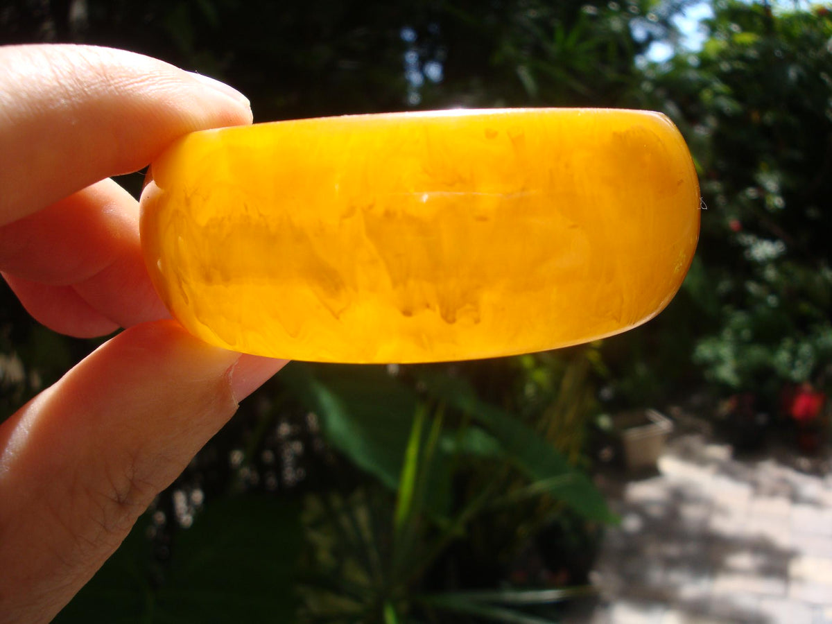 Vintage 1" Bakelite Bracelet! Semi Translucent Lemon Drop Yellow w/ Cream Marbling!