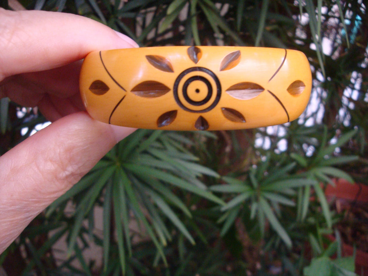 Vintage  7/8" Yellow Bakelite Bracelet w/ Three Overdyed Large Flower Carvings!