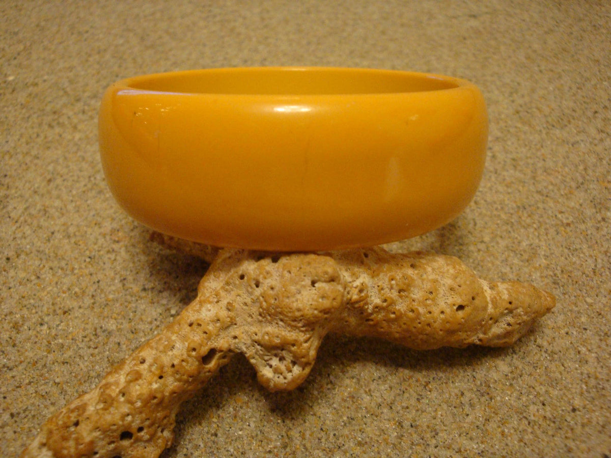 Vintage 1" Canary Yellow Bakelite Bangle Bracelet