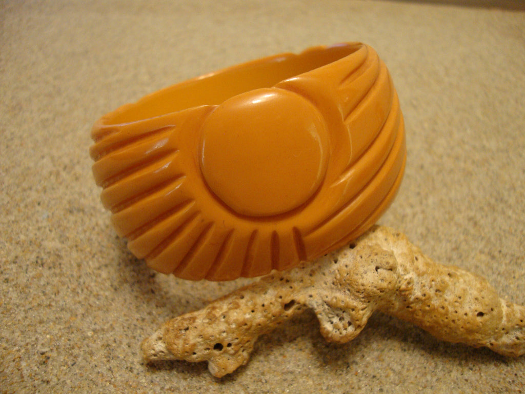 Vintage 1.5" Goldenrod Bakelite Bracelet! Abstract Flower/Sun? Carved Design!