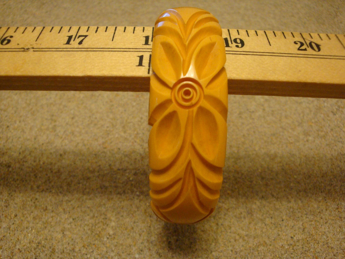 Vintage 7/8" Goldenrod Bakelite Bracelet! Three Abstract Flower & Leaf Carvings!