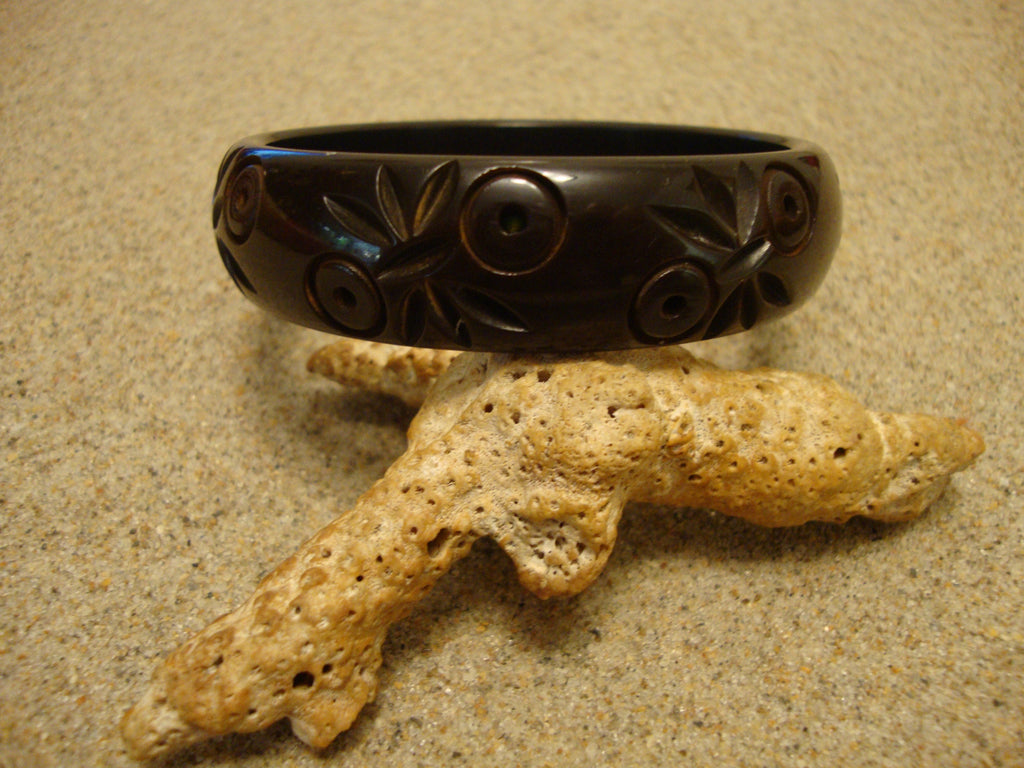 Vintage Midnight Green Bakelite Bracelet: Abstract Floral Carvings