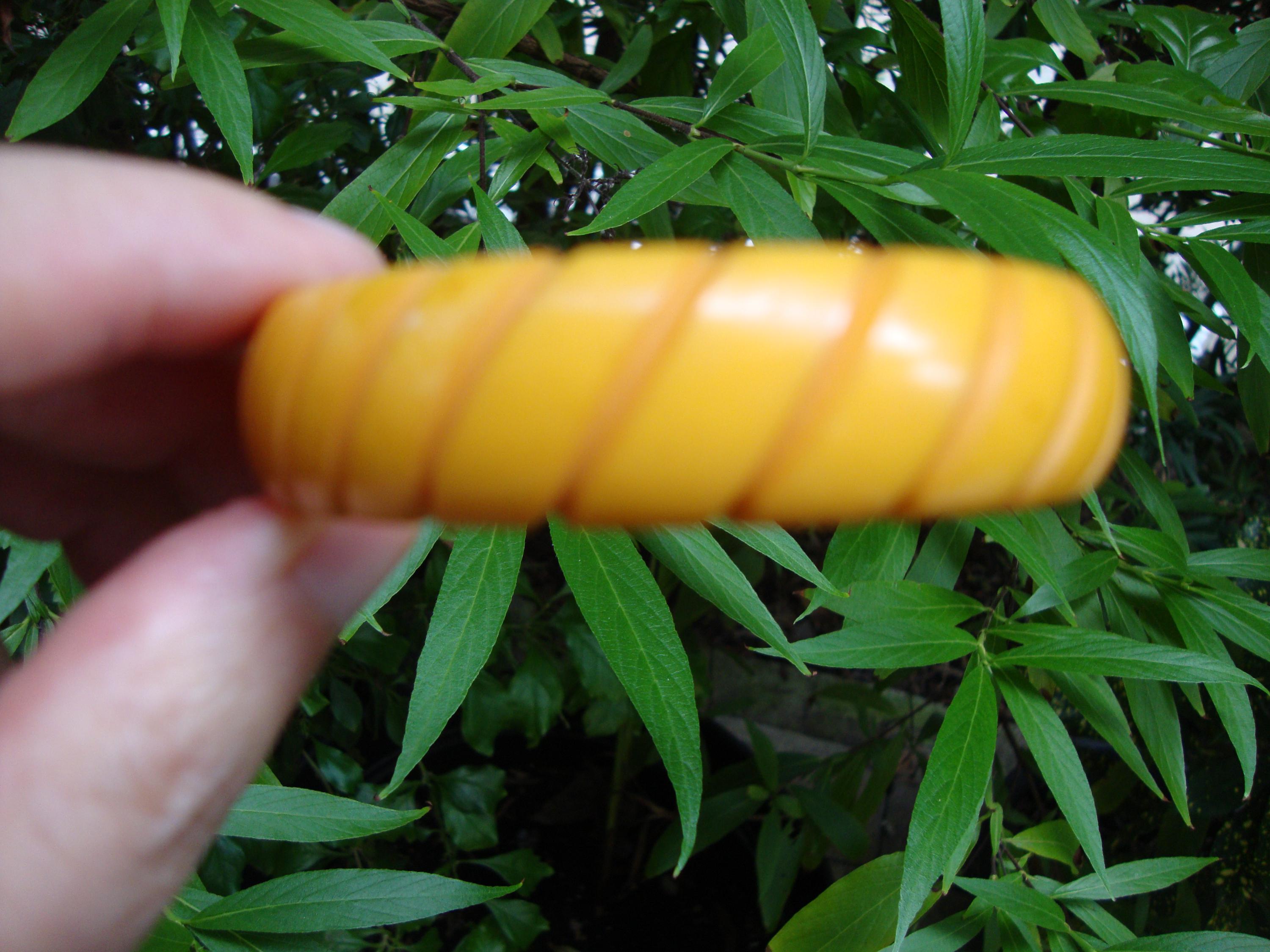 Vintage Goldenrod Bakelite Bracelet: Carved Diagonal Slashes