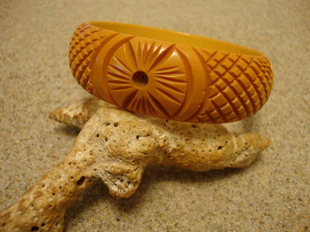 Vintage 7/8" Goldenrod Bakelite Bracelet! Abstract Flower/Crosshatch Carvings!