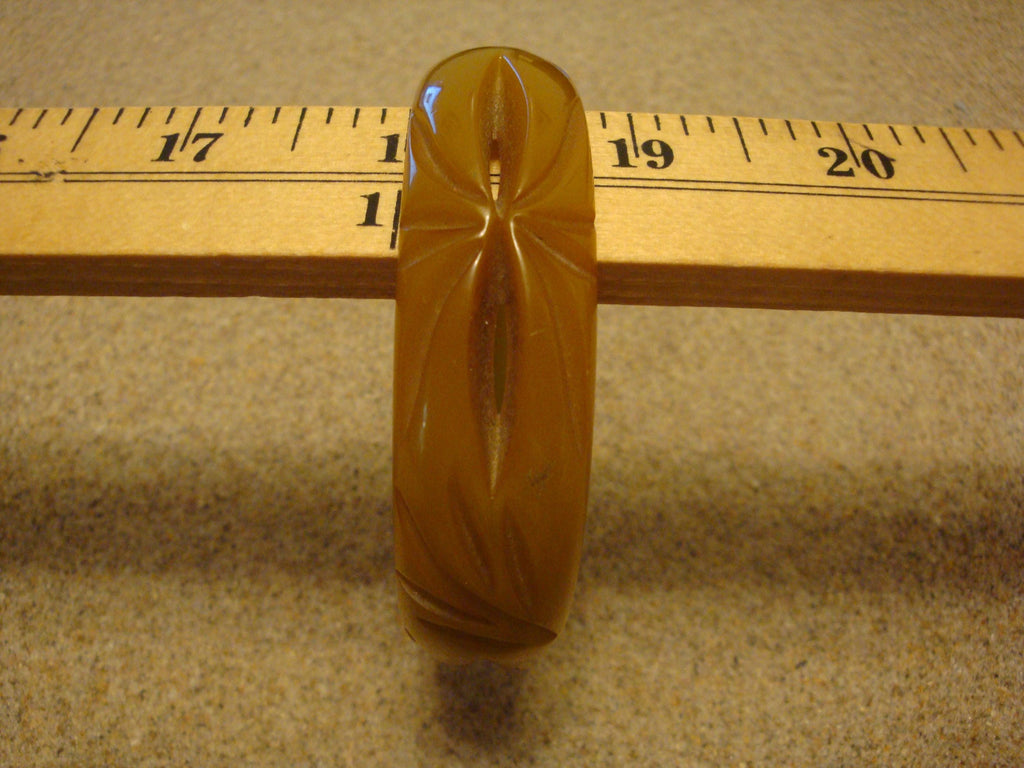 Vintage 3/4" Chartreuse Bakelite Bracelet! Open Work Flower Inspired Carvings!