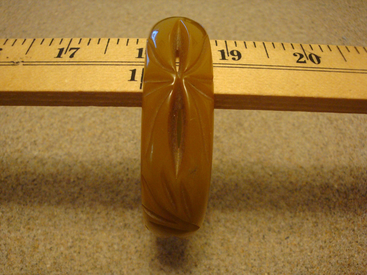 Vintage 3/4" Chartreuse Bakelite Bracelet! Open Work Flower Inspired Carvings!