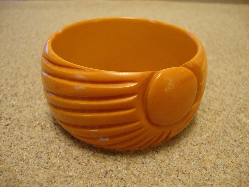 Vintage 1.5" Goldenrod Bakelite Bracelet! Abstract Flower/Sun? Carved Design!