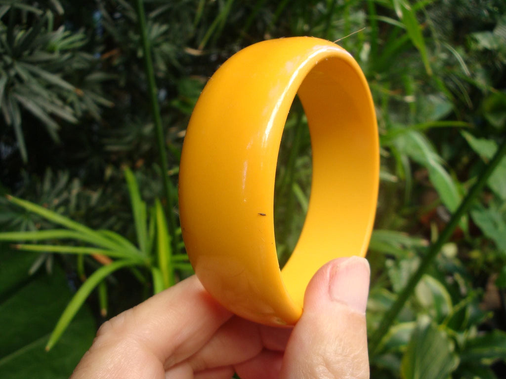 Vintage 1" Canary Yellow Bakelite Bangle Bracelet