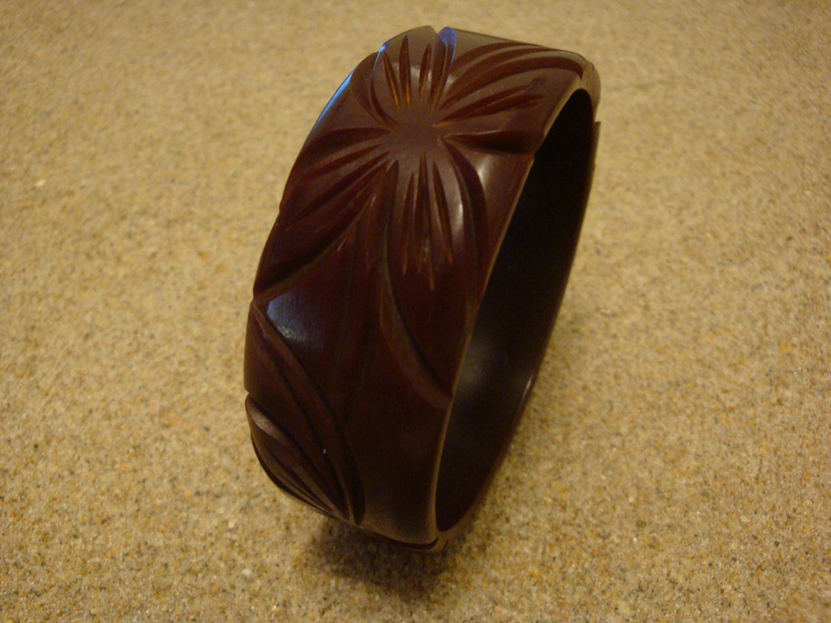 Vintage 1" Bakelite Bracelet! Mahogany w/ Abstract Flower Inspired Carvings!