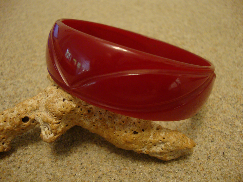 Vintage Ruby Red Bakelite Bracelet: Abstract Flower Carvings