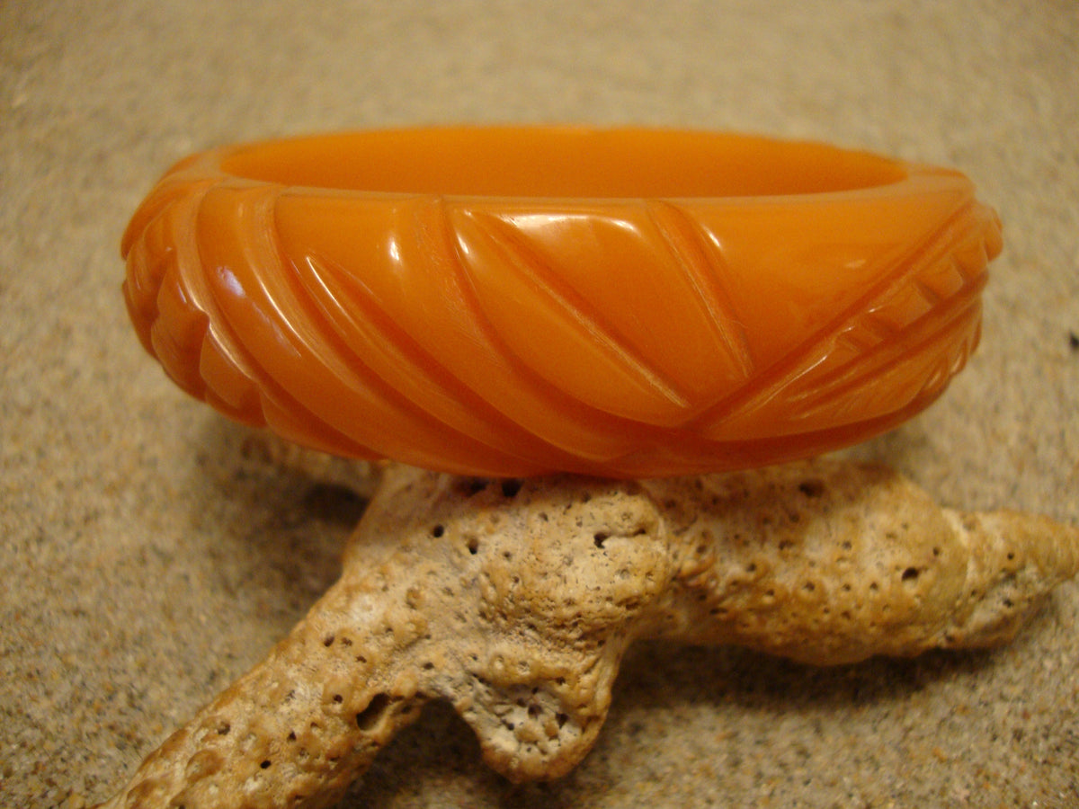 Vintage 3/4" Semi Translucent Orange Bakelite Bracelet! Pineapple/Leaf Carvings!