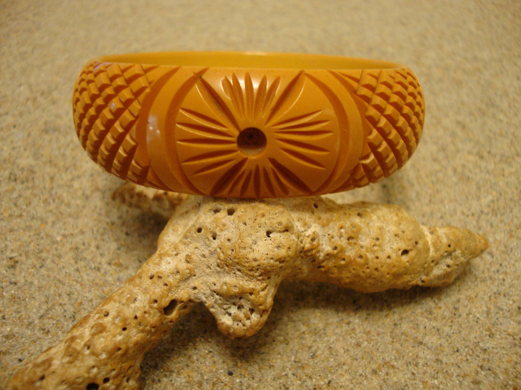 Vintage 7/8" Goldenrod Bakelite Bracelet! Abstract Flower/Crosshatch Carvings!