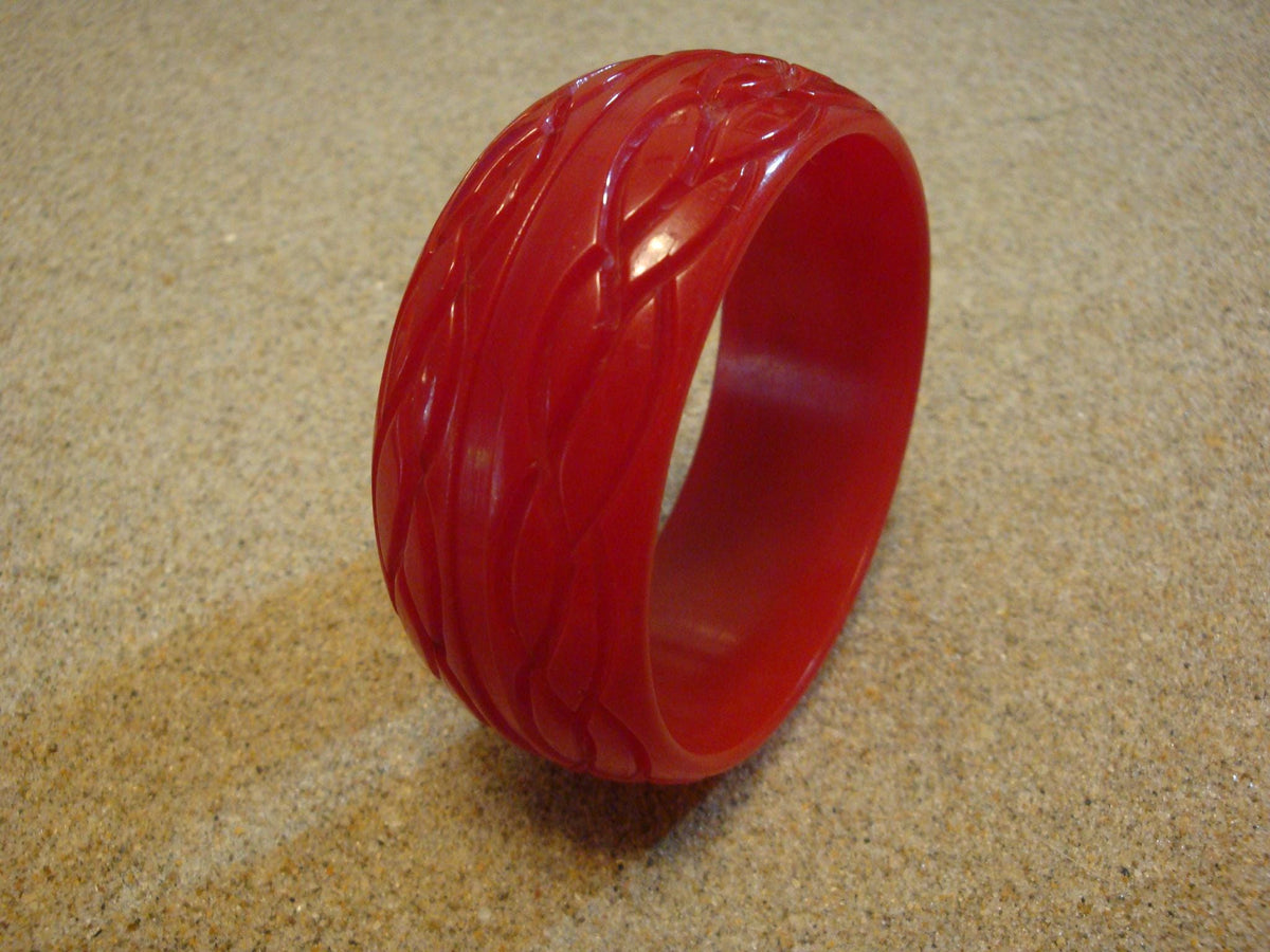Vintage Cherry Red Bakelite Bracelet: Grooved Wavy Carvings
