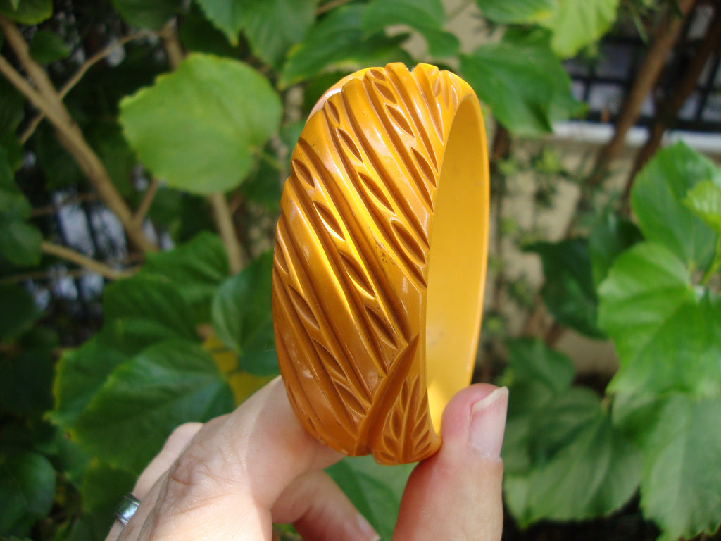 Vintage 1" Goldenrod Bakelite Bracelet! Vine and Leaf w/Diagonal Slash Carvings!
