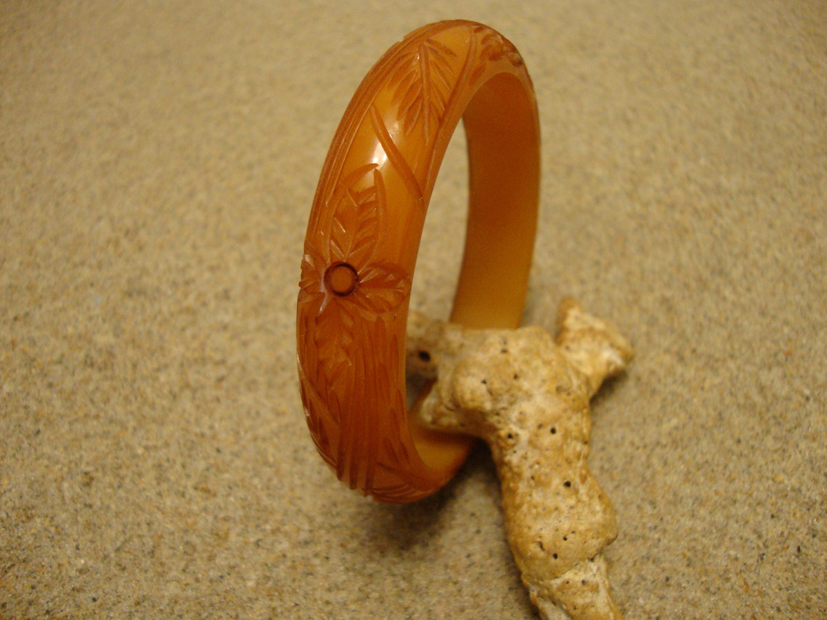 Vintage 5/8" Semi Translucent Butterscotch Bakelite Bracelet! Flower/Leaf Carvings!