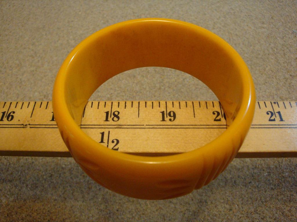 Vintage 1 1/4" Goldenrod Bakelite Bracelet!  Four Abstract Flower Carvings!