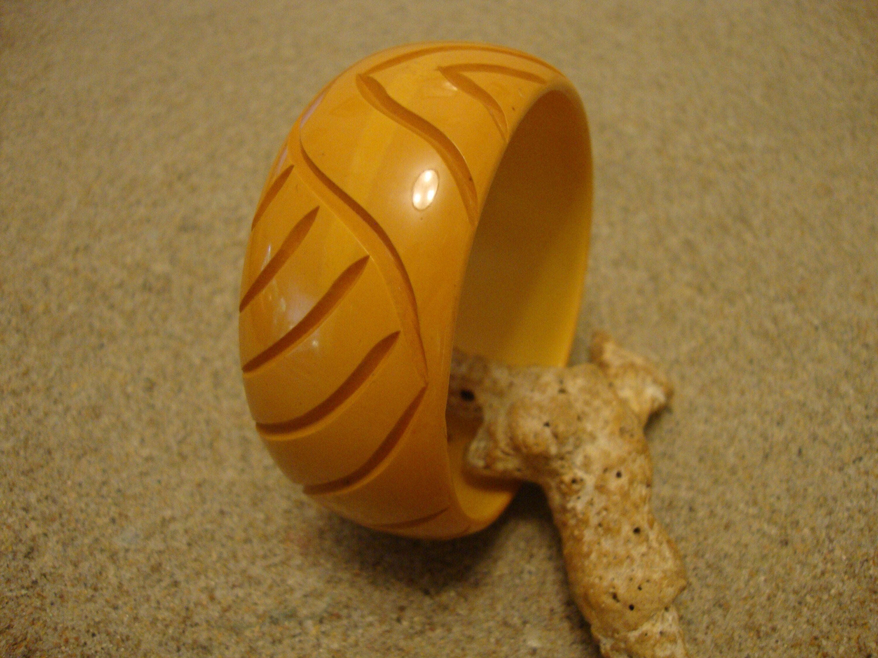 Vintage 1.5" Goldenrod Bakelite Bracelet! Abstract Flower/Leaf Carved Design!