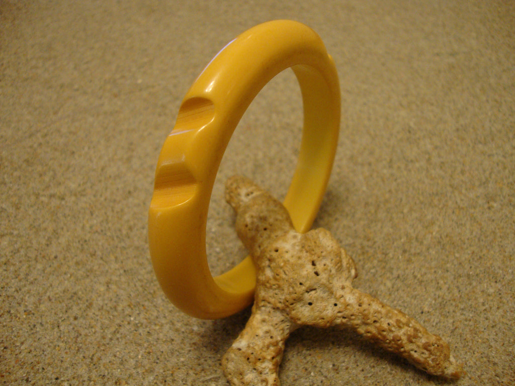 Vintage 1/2" Yellow Bakelite Bracelet! Three Pair of Deep Diagonal Slash Carvings!