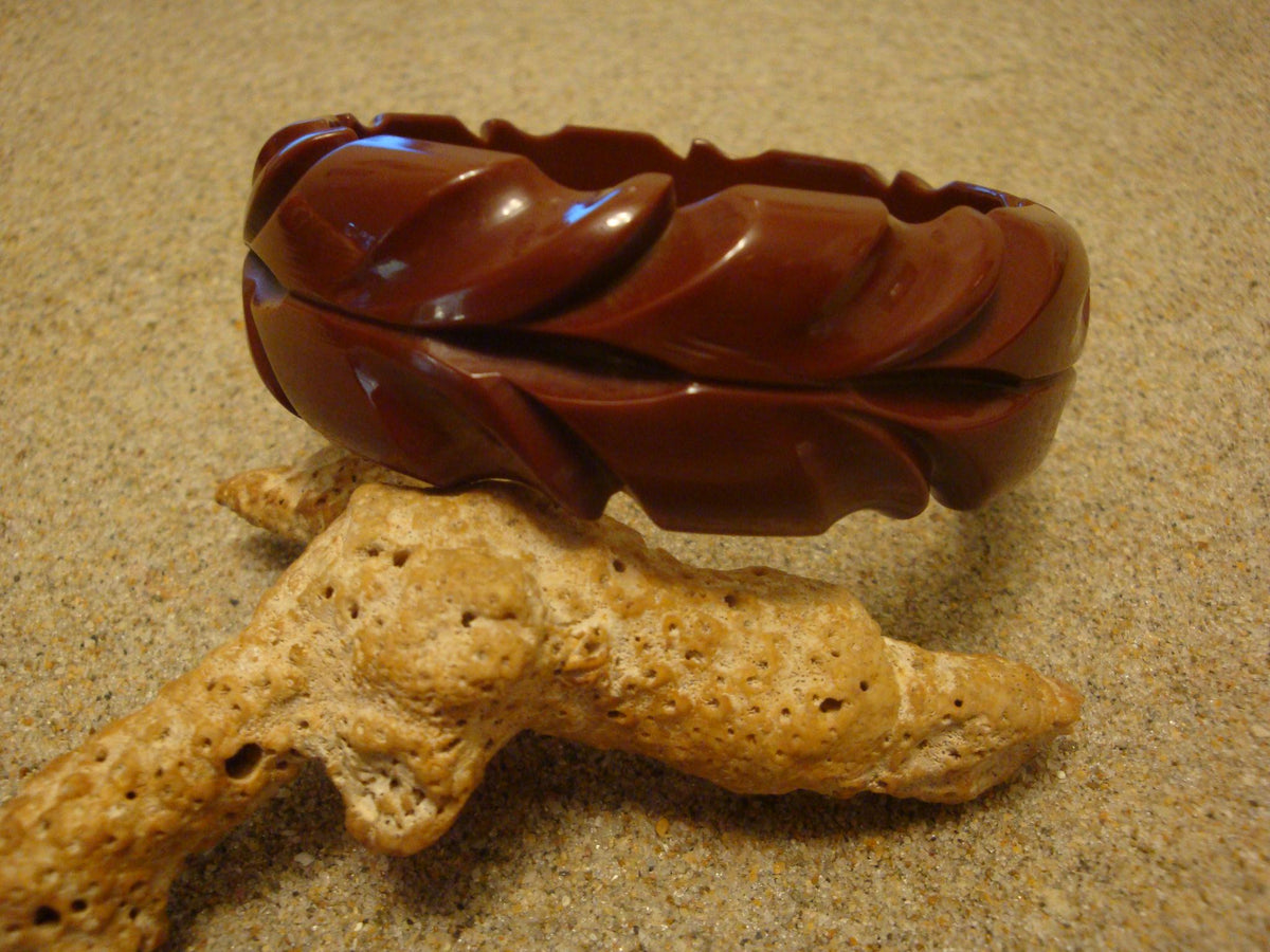 Vintage Milk Chocolate Bakelite Bracelet: Abstract Vine Carvings