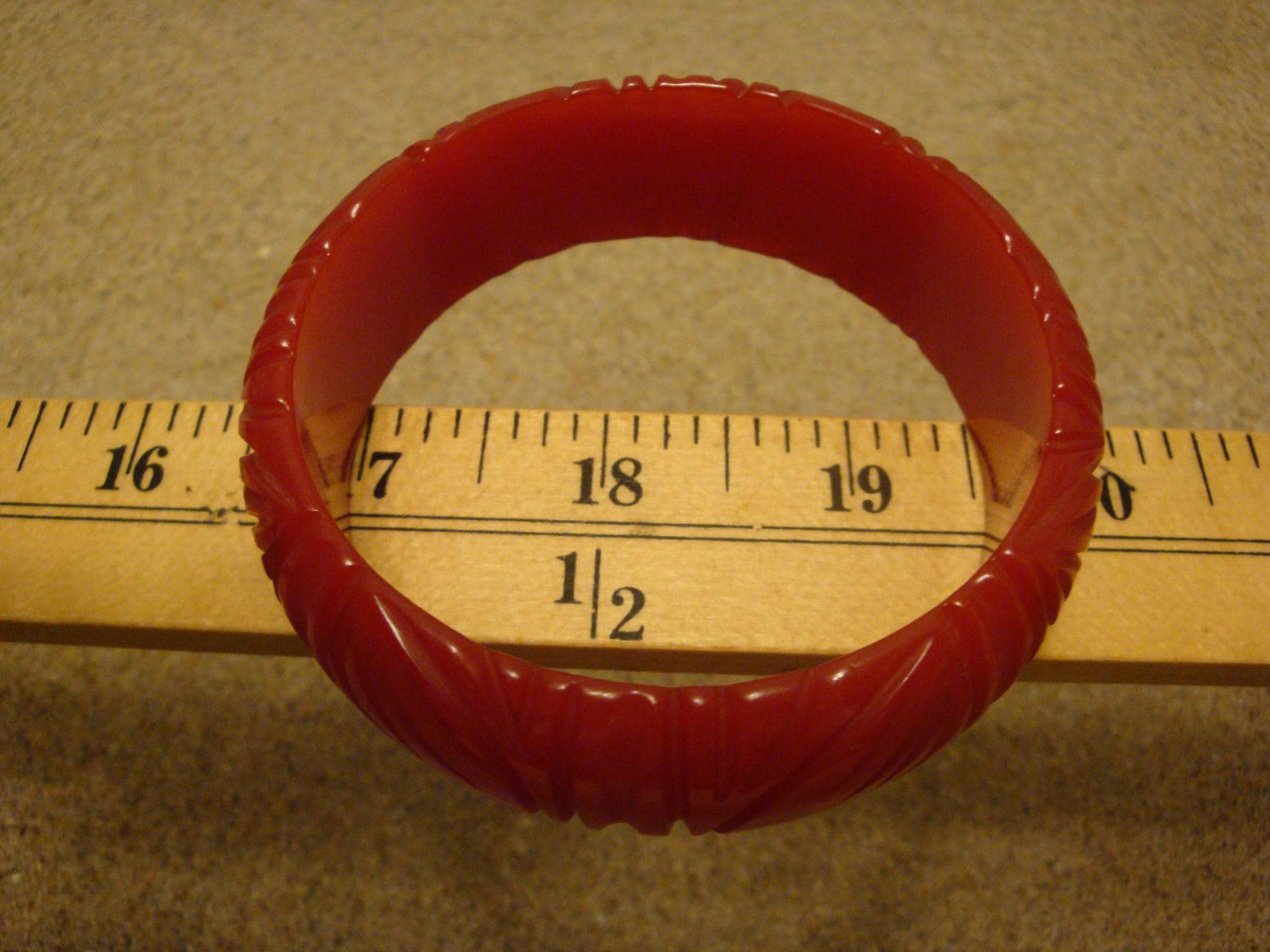 Vintage 7/8" Bakelite Bracelet! Bright Cherry Red w/ Four Pair of Leaf Carvings!