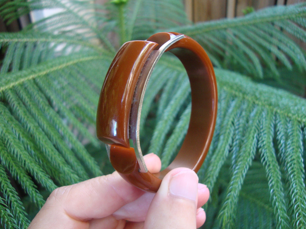 Vintage 5/8" Choco;ate Brown Bakelite Bracelet with Silvertone Buckle Clasp!
