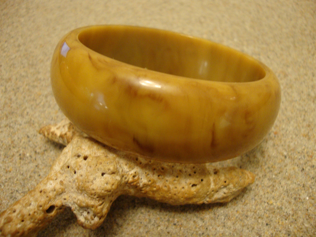 Vintage Marbled Bakelite Bracelet: Light Green, Cream & Brown