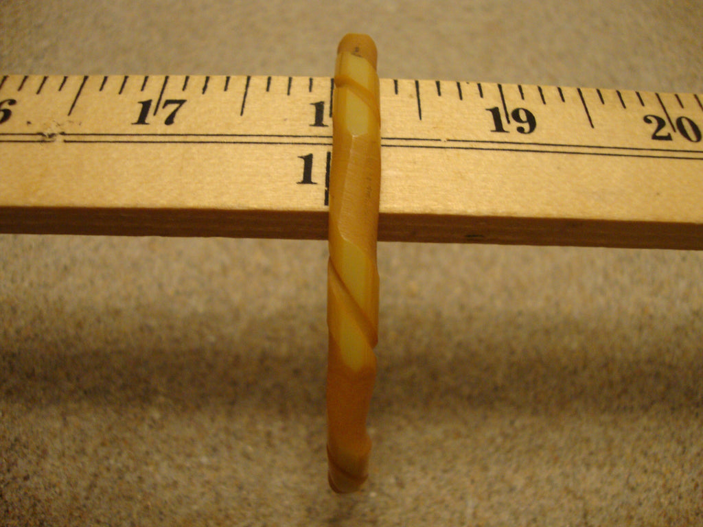 Vintage 1/4" Green to Tan Bakelite Bracelet! Cutback & Diagonal Slash Carvings!