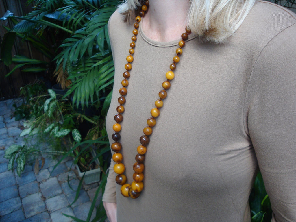 Vintage 34" Bakelite Necklace! Marbled Graduated Brown & Butterscotch Beads!