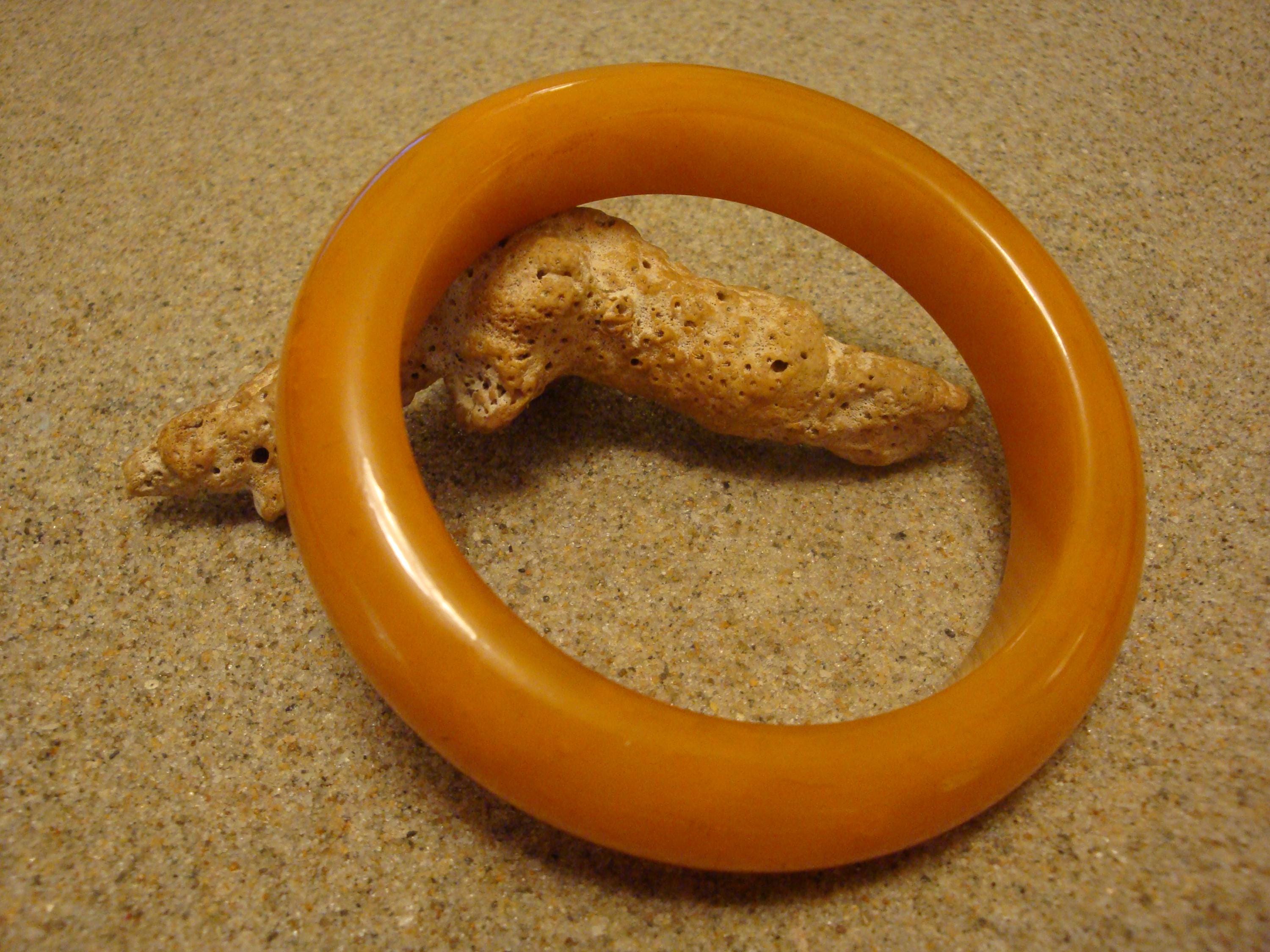 Vintage Bakelite 5/8" Bracelet! Marbled Semi-Translucent Orange/Cream Colors!
