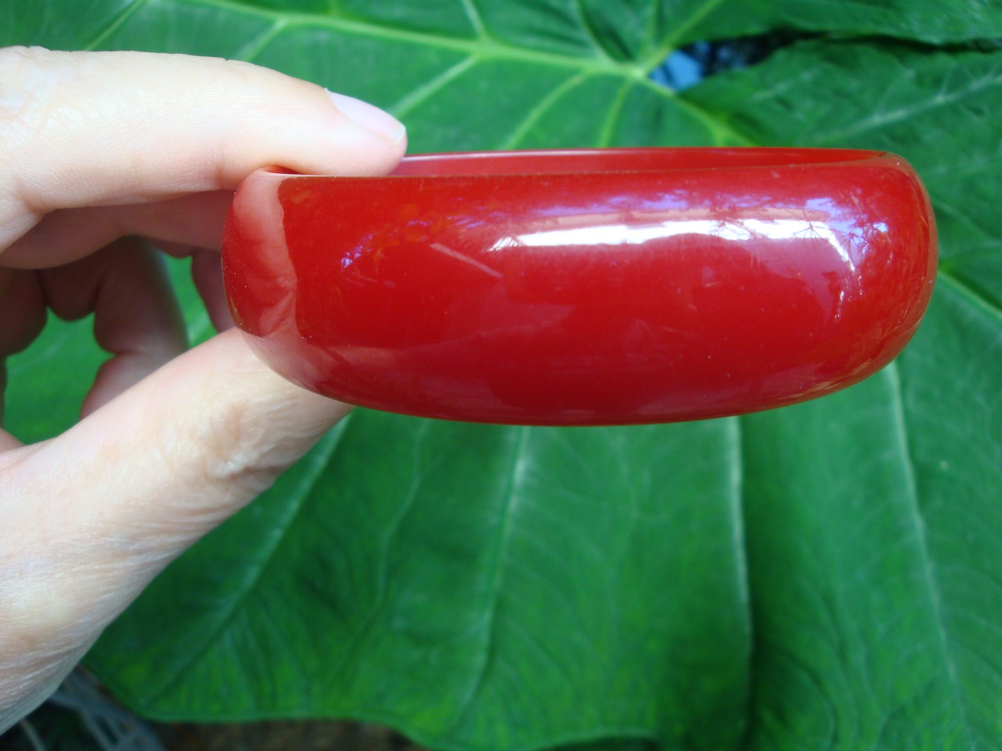Vintage 7/8" Bakelite Oval Bracelet! Bright Semi Translucent Cherry Red Color!