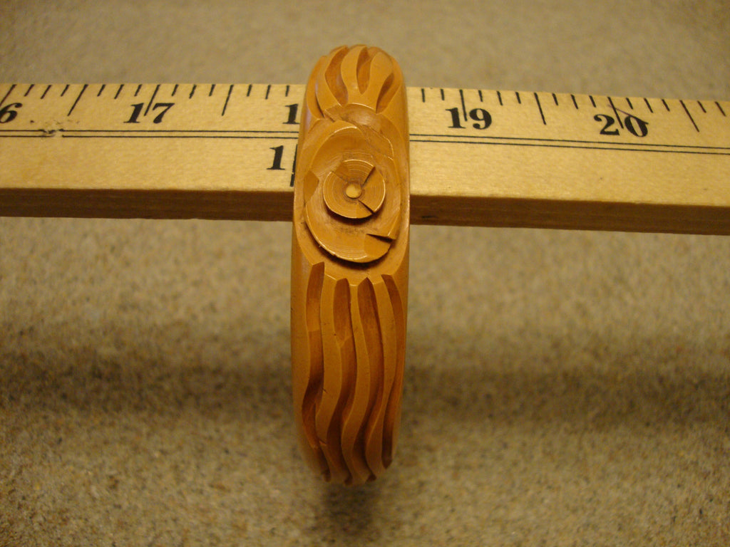 Vintage Goldenrod Bakelite Bracelet: 1940s Flower Carvings