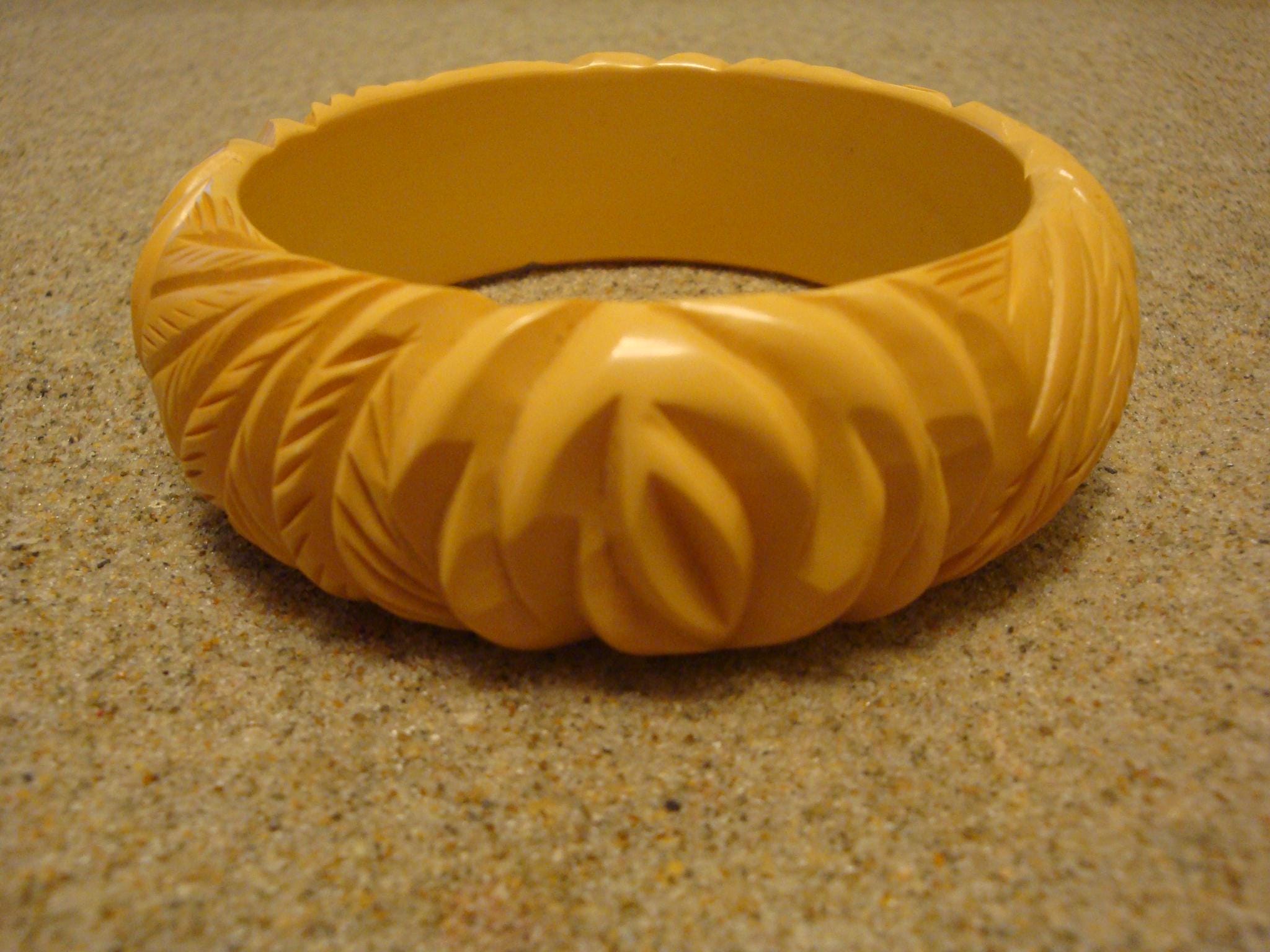 Vintage 1" Canary Yellow Bakelite Bracelet!  Four Lotus Flower & Leaf Carvings!!