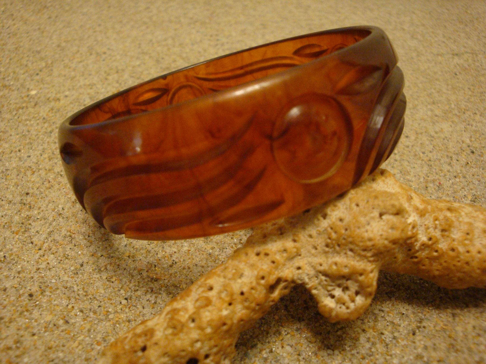 Vintage 7/8" Bakelite Bracelet! Translucent Copper & Rust w/Circle Dot and Contoured Carvings!
