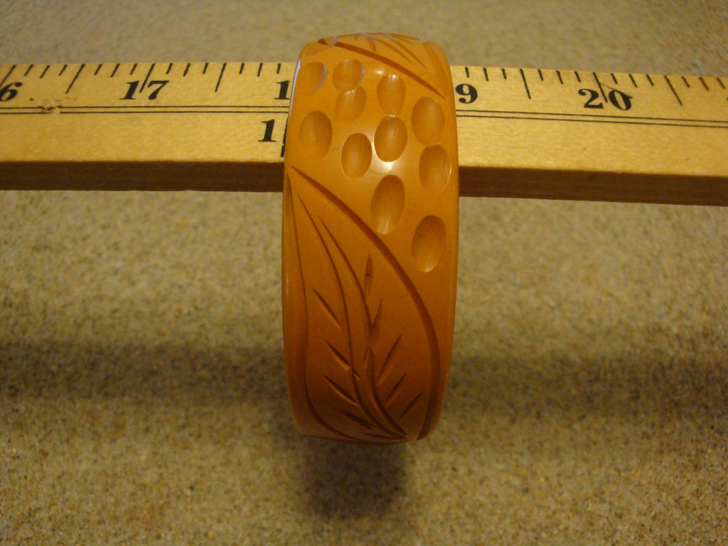 Vintage 1" Goldenrod Bakelite Bracelet! Unique Flower & Dimple Carved Designs!