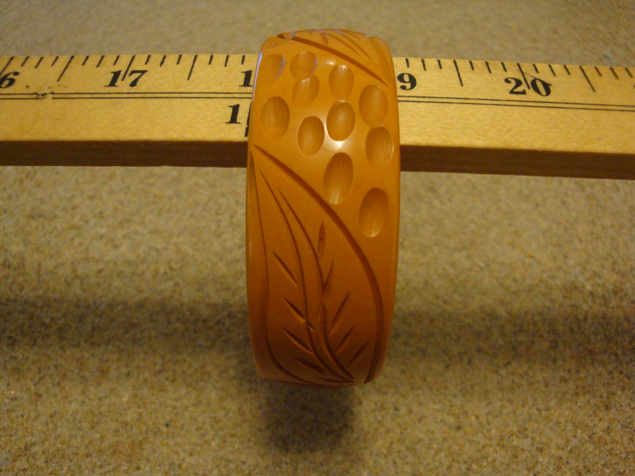 Vintage 1" Goldenrod Bakelite Bracelet! Unique Flower & Dimple Carved Designs!