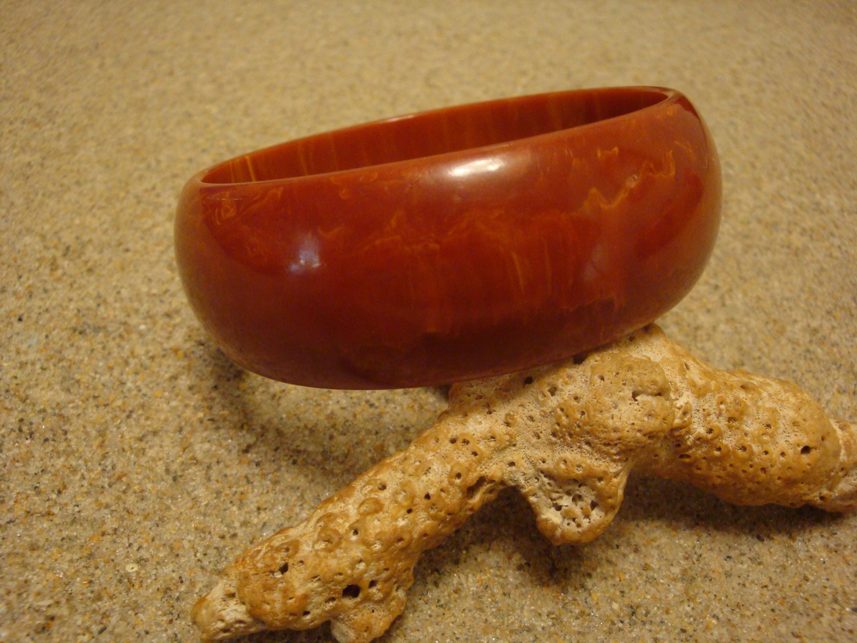 Vintage 1" Domed Bakelite Bangle Bracelet, Marbled Paprika