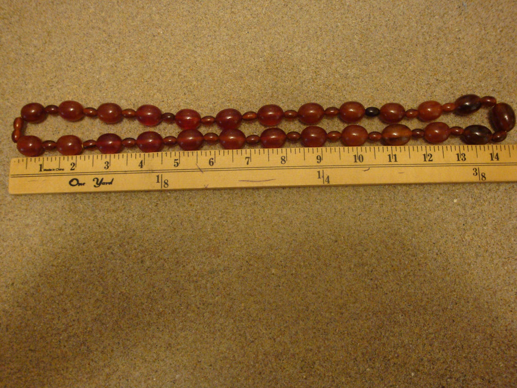 Vintage 30" Translucent Marbled Cherry Bakelite Necklace! Graduated Barrell Beads!