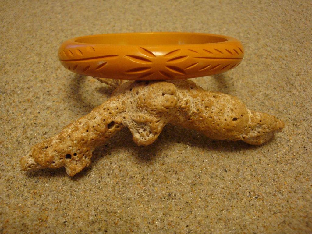 Vintage 1/2" Bakelite Bracelet! Solid Goldenrod; Vine/Leaf/ Flower Carvings!