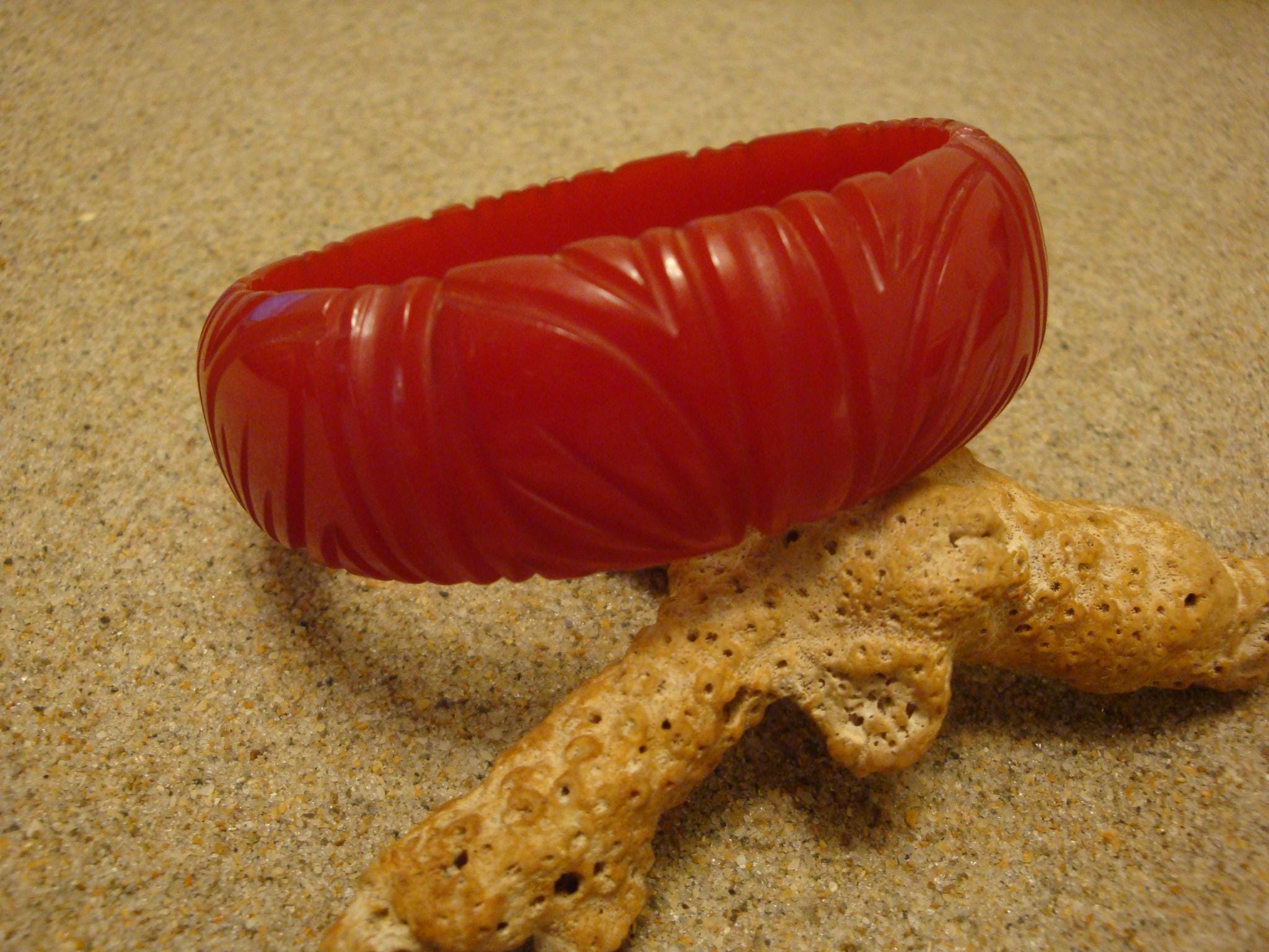 Vintage 7/8" Bakelite Bracelet! Bright Cherry Red w/ Four Pair of Leaf Carvings!