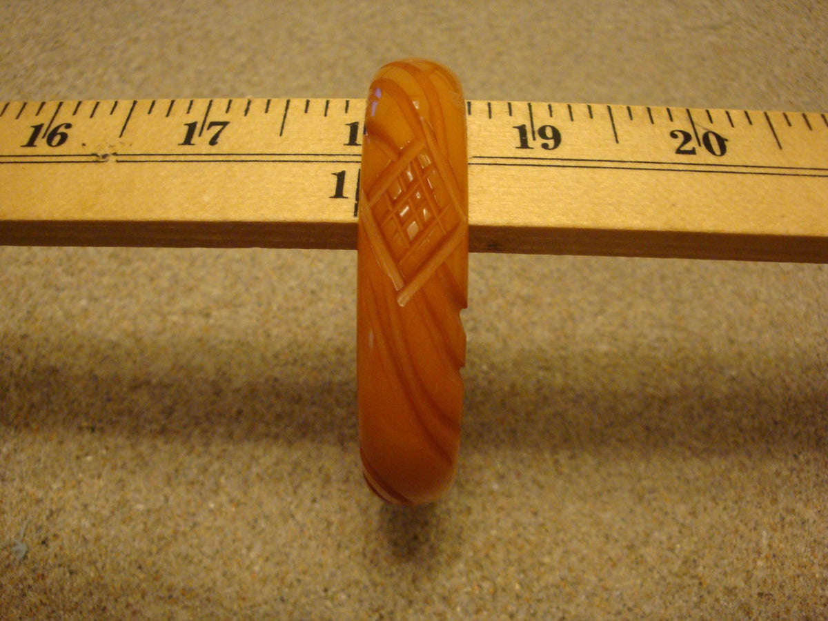 Vintage Butterscotch Bakelite Bracelet! Abstract Flower w/ Crosshatch Carvings!