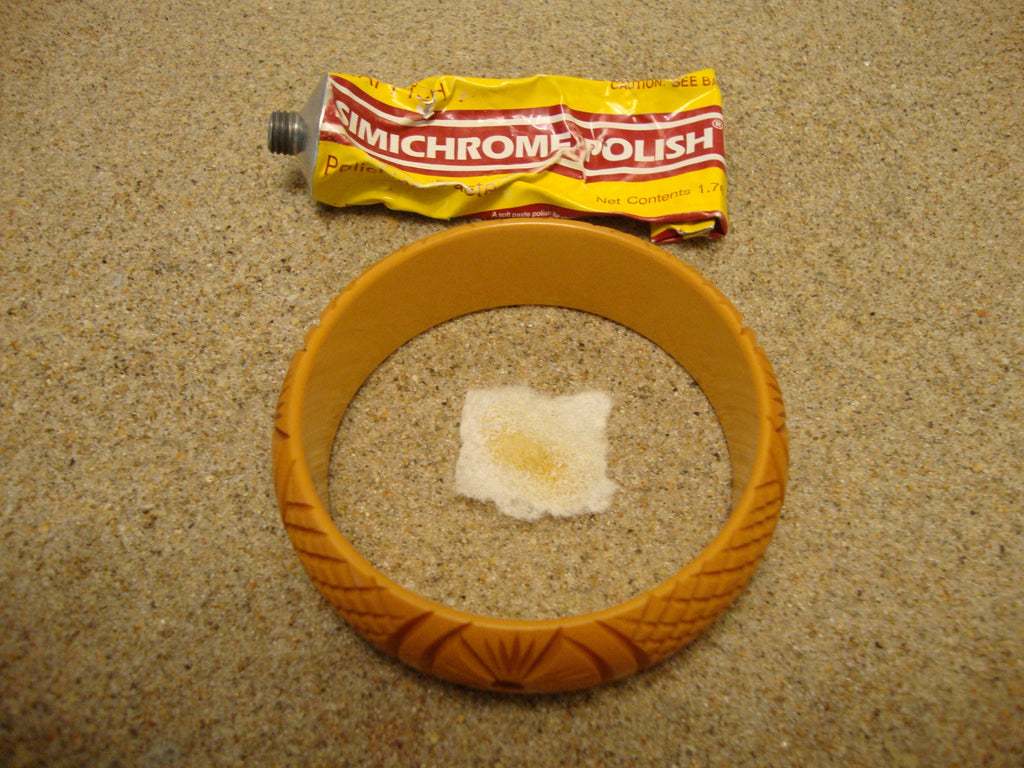 Vintage 7/8" Goldenrod Bakelite Bracelet! Abstract Flower/Crosshatch Carvings!