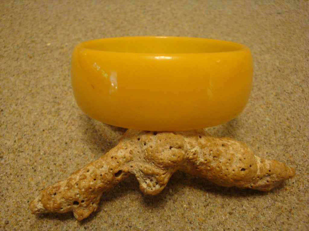 Vintage 1" Canary Yellow Bakelite Bangle Bracelet