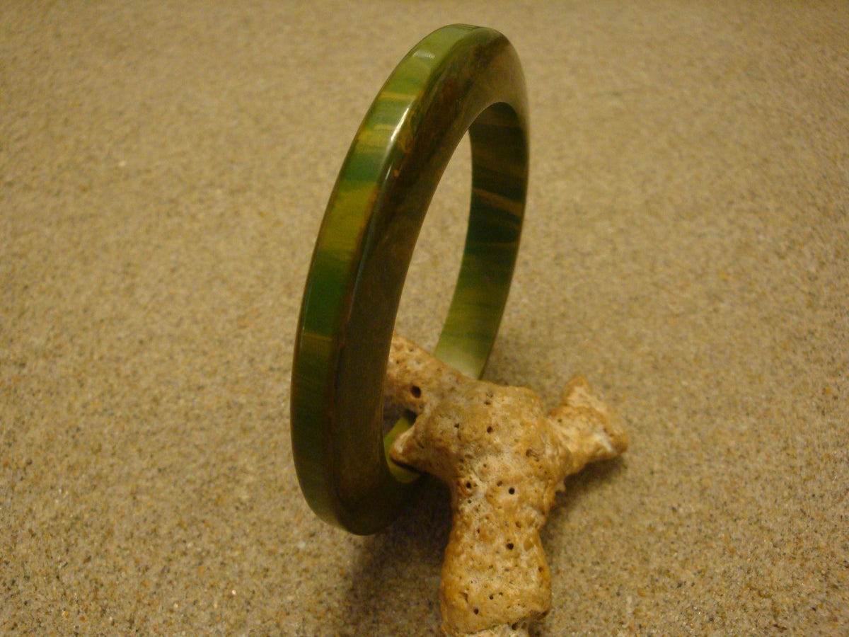 Vintage 1/2" Bakelite Bracelet; Beveled Sides; Marbled Jade Green/Yellow Colors!